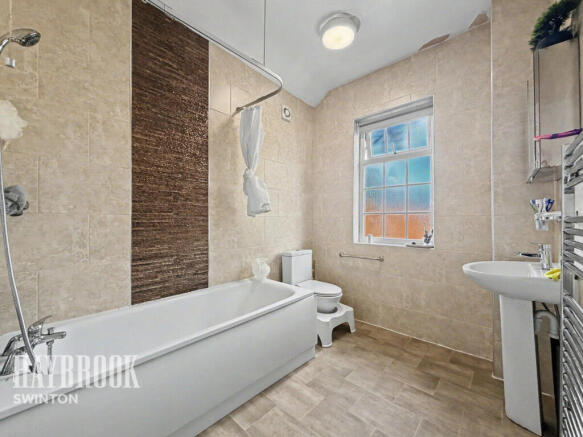 3 bed Terraced for sale Image 9