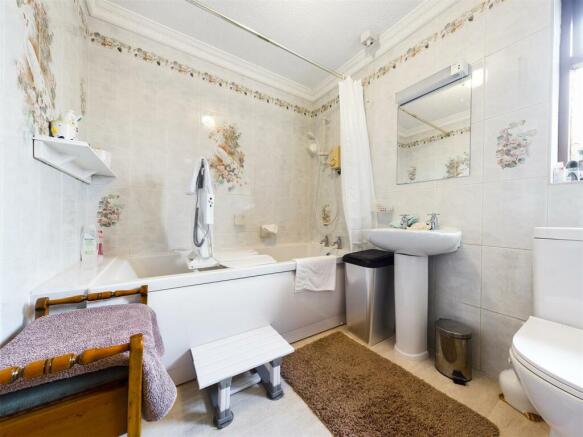 3 bed Detached Bungalow for sale Image 6