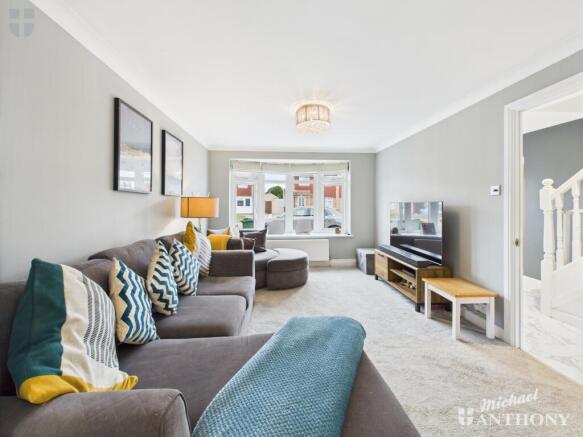 CAM03852G0-PR0393-STILL004