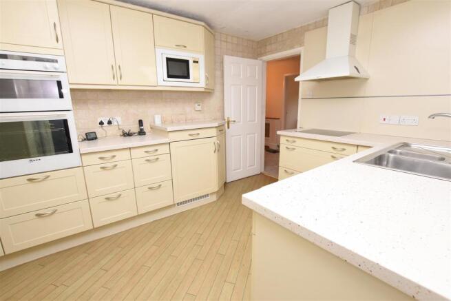 kitchen 1.JPG