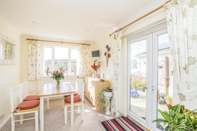 breakfast room