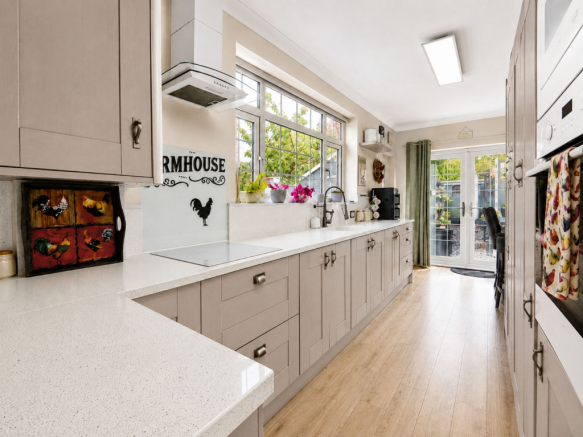 3 bed Semi-Detached for sale Image 10