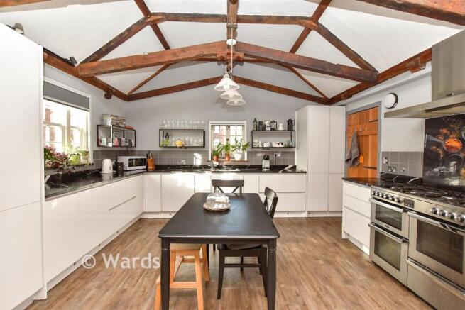 Kitchen/ Breakfast Area