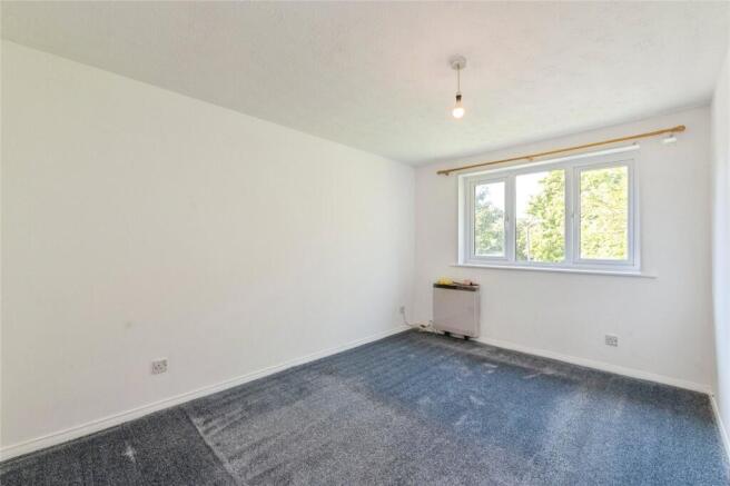 Conway Gardens, Grays, Essex, RM17 photo 4