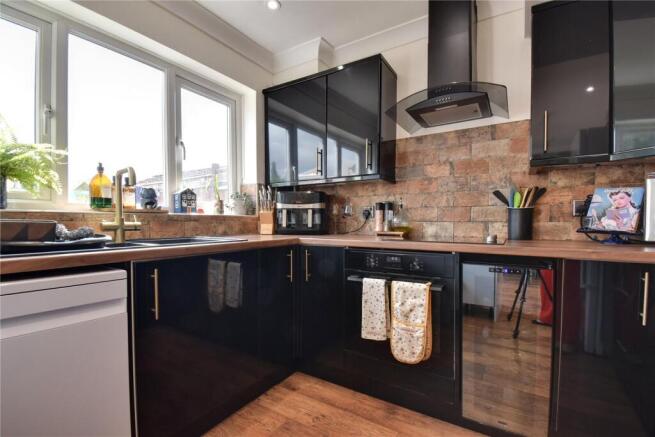 3 bed Semi-Detached for sale Image 5