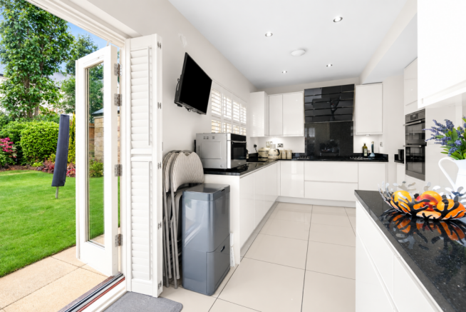 4 bed Detached for sale Image 11