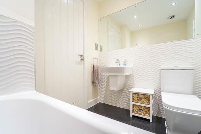 Family Bathroom 