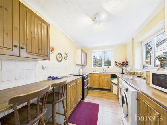 Coronation Road, Basingstoke, Hampshire, RG21 photo 4