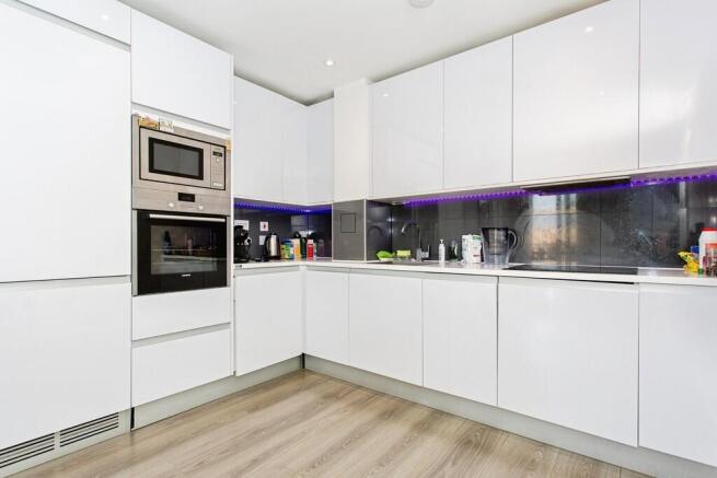 5a95bda8-47Marque...