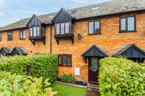 3, Blacksmiths Row, High Street, Markyate, St. Albans AL3 8NZ