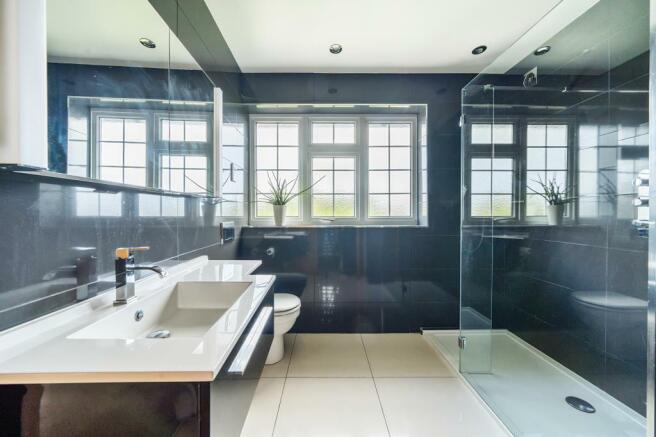En Suite to Bedroom One