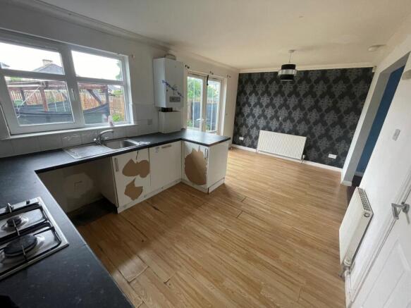 Fir View, Airdrie photo 4