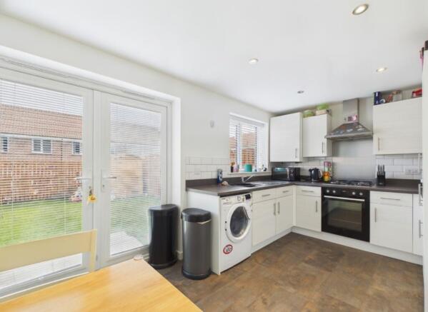 3 bed Semi-Detached for sale Image 3