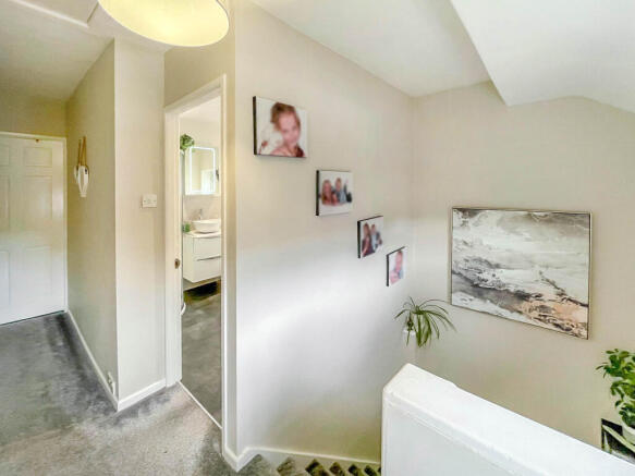 3 bed Semi-Detached for sale Image 9