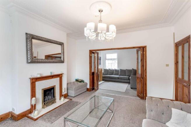 4 bed Semi-Detached for sale Image 4