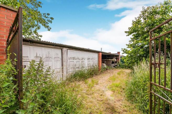 Garages & Carport