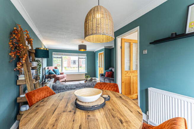 3 bed Semi-Detached for sale Image 4