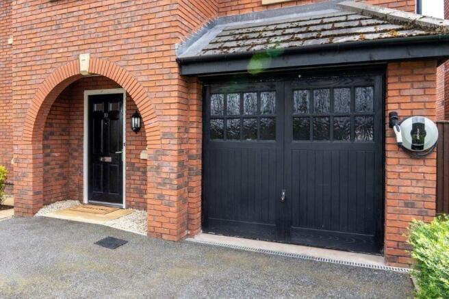 Detached 4 bed 2 ...