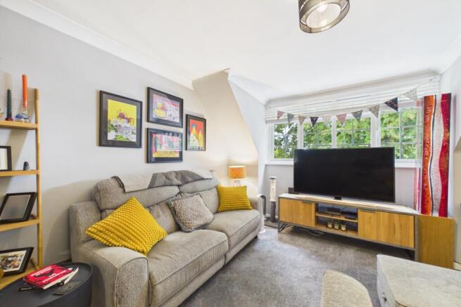 2 bed Apartment for sale Image 3