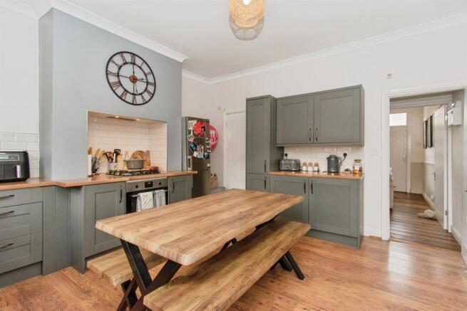 2 bed Terraced for sale Image 7