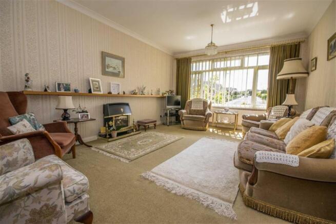 SPACIOUS LOUNGE