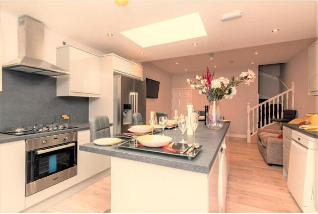 Kitchen 3.jpg