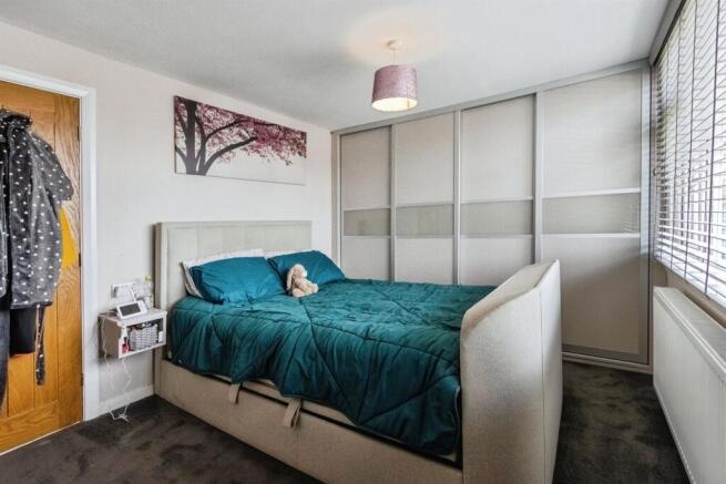 3 bed Semi-Detached for sale Image 7