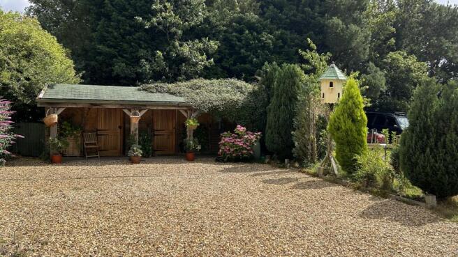 4 bed Detached for sale Image 6
