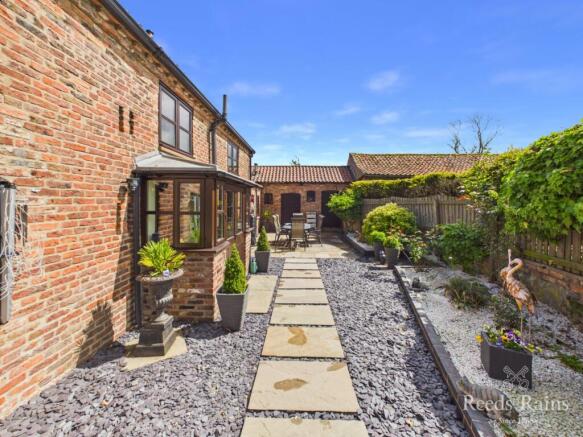 4 bed Detached for sale Image 6