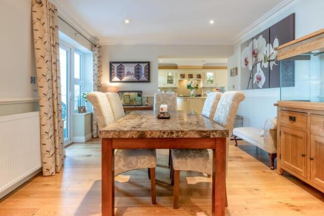 Separate dining area with doors onto the garden