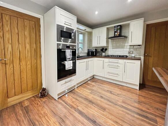 Kitchen/Breakfast Room