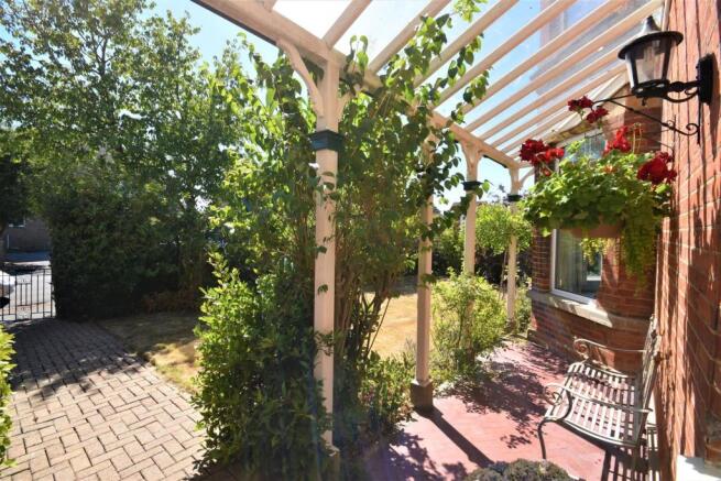 Porch..JPG