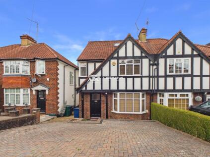 Farm Road, Edgware