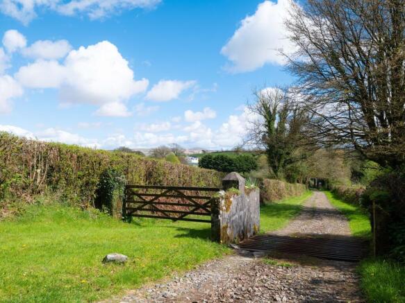 Entrance Driveway