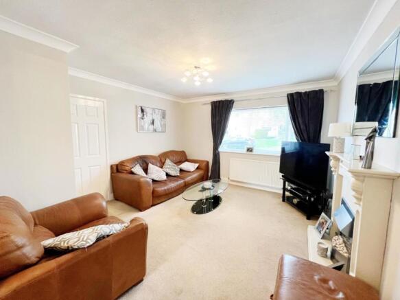 Lounge pic 2.jpg