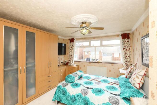 3 bed Semi-Detached for sale Image 12