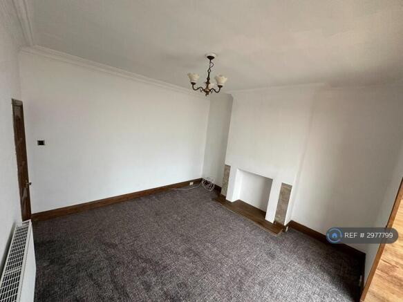 3 bed Semi-Detached to rent Image 11