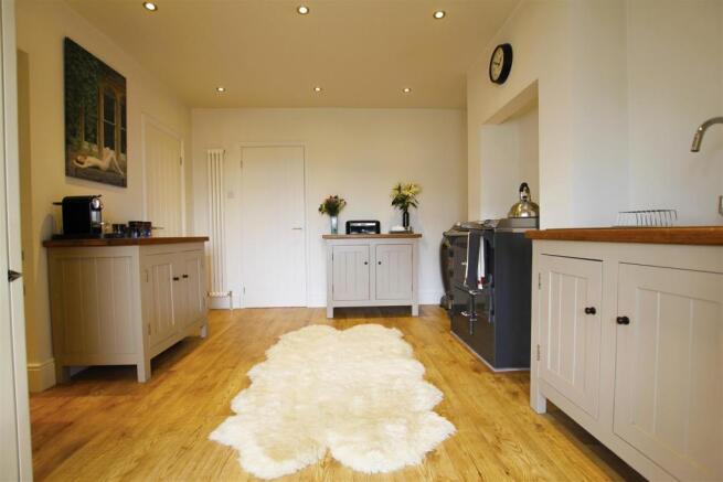 Kitchen1.jpg