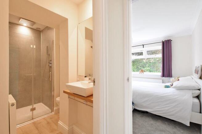En-Suite Showe...