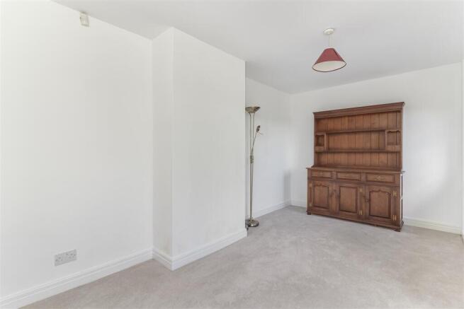 3 bed Semi-Detached for sale Image 9