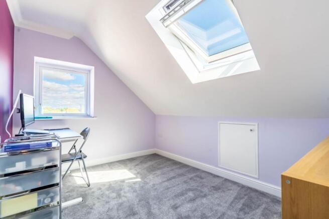 4 bed Semi-Detached Bungalow for sale Image 12