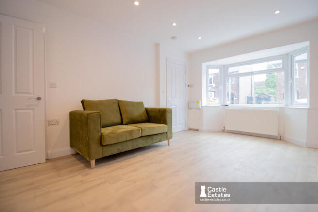 Stylish 2-Bedroom New Refurbished House in Dunkir