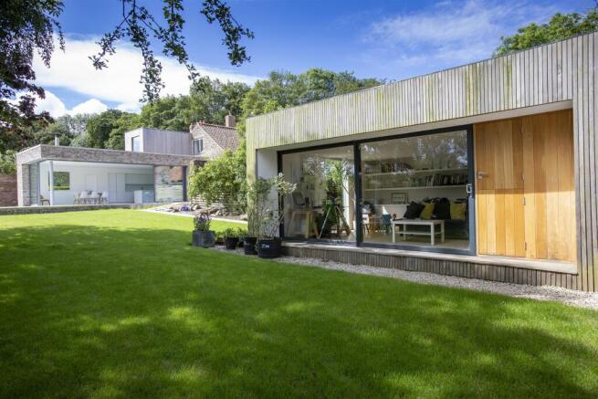 HOME OFFICE/ANNEXE