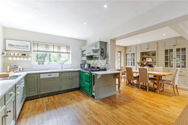 Kitchen / Dining Roo