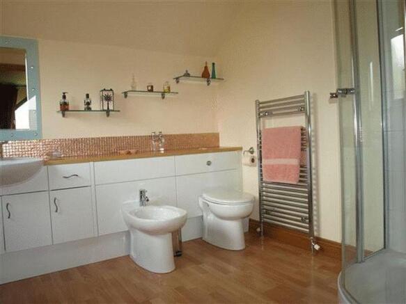 En-Suite Bathroom