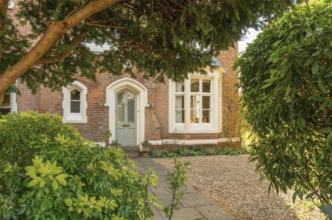 Eastnor Grove, Leamington Spa, Warwickshire, CV31 photo 4