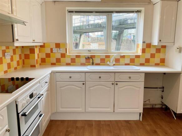 kitchen2.jpg