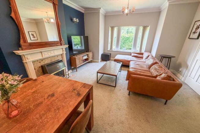 2 bed Flat for sale Image 7