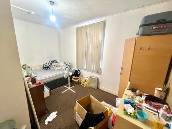 5 bed End of Terrace to rent Image 4