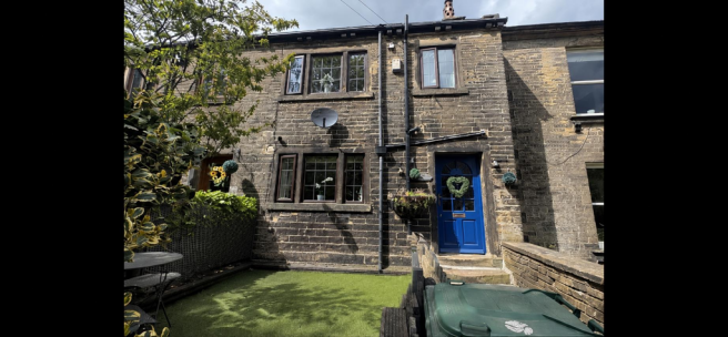 2 bed Terraced for sale in queensbury